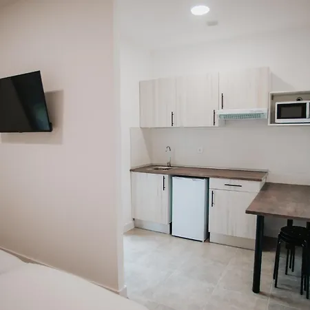 Polorooms Apartman Zaratan